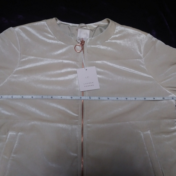 NWT/BNIB Lauren Conrad White Velvet Puffer - Picture 6 of 8